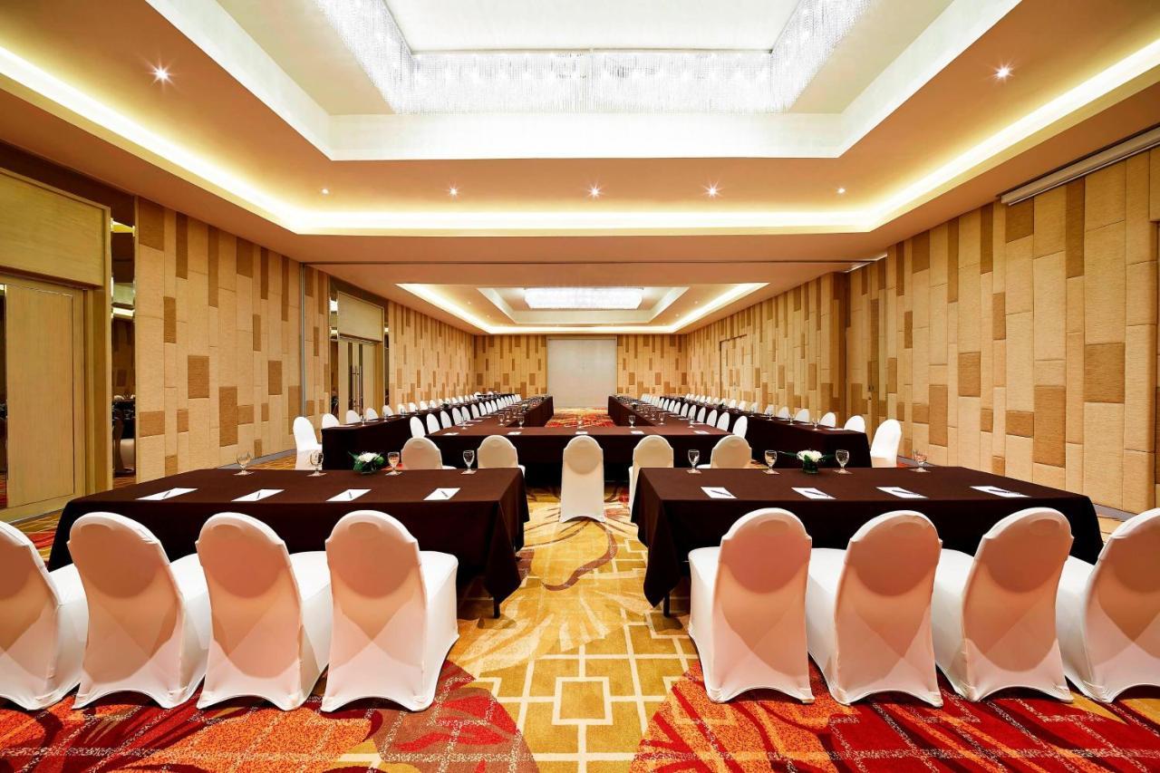 Sheraton Bandung Hotel & Towers Exterior foto